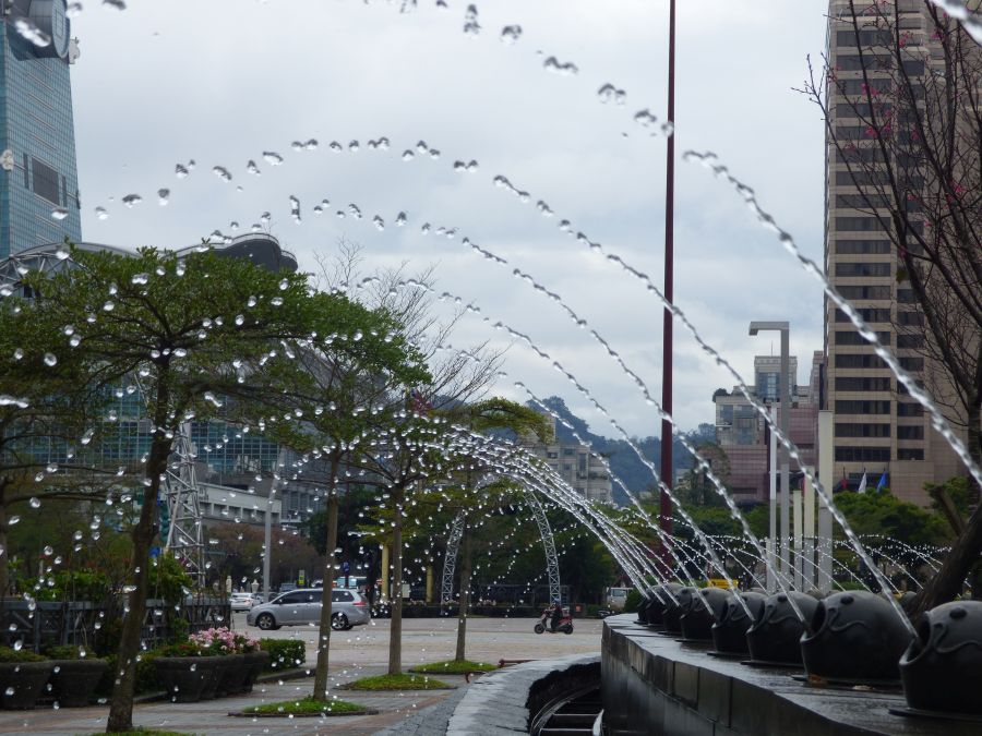 Wasserspeier am Rathausplatz